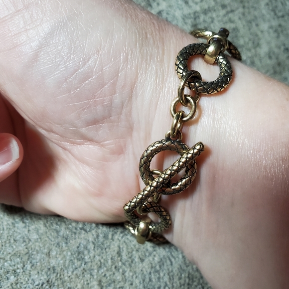 Lia Sophia Ongoing Bracelet Gold Tone 8 inch - Picture 2 of 4